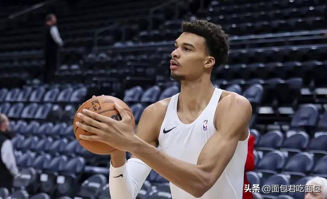 包含刚刚！加时末段犹他爵士伤情更新浙江稠州调整名单备战NBA季后赛，圣安东尼奥马刺手感冰凉备战欧冠的词条