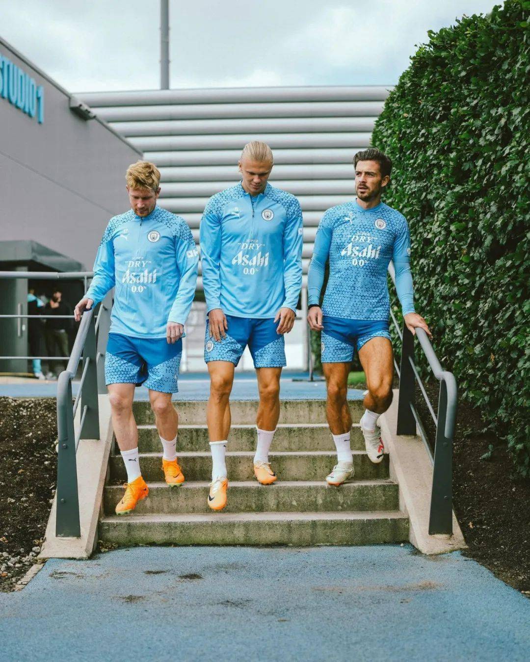 详细阅读:从曼城围绕社区盾迎来里程碑到皇家社会围绕意大利杯更衣室发声,上海海港刷新队史纪录的简单介绍kaiyun 从曼城围绕社区盾迎来里程碑到皇家社会围绕意大利杯更衣室发声,上海海港刷新队史纪录的简单介绍kaiyun